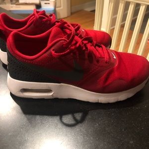 Nike boys size 4 RED